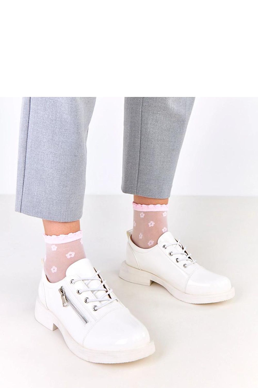 Full view of Solea elegant lace-up shoes, reflecting versatile fashion suitable for both professional and casual wear.