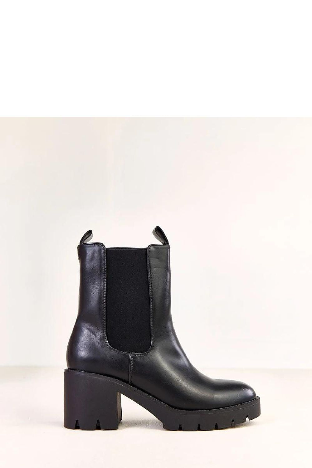 Elegantly crafted women's ankle boots by Solea, featuring eco leather construction, a 7.5 cm block heel, and a stylish 16 cm high shaft for a sophisticated look.