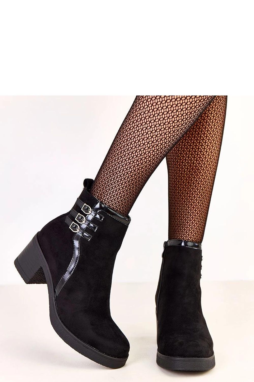 Solea women's ankle boots with 11.5 cm shaft height, demonstrating elegance and comfort for urban styling.