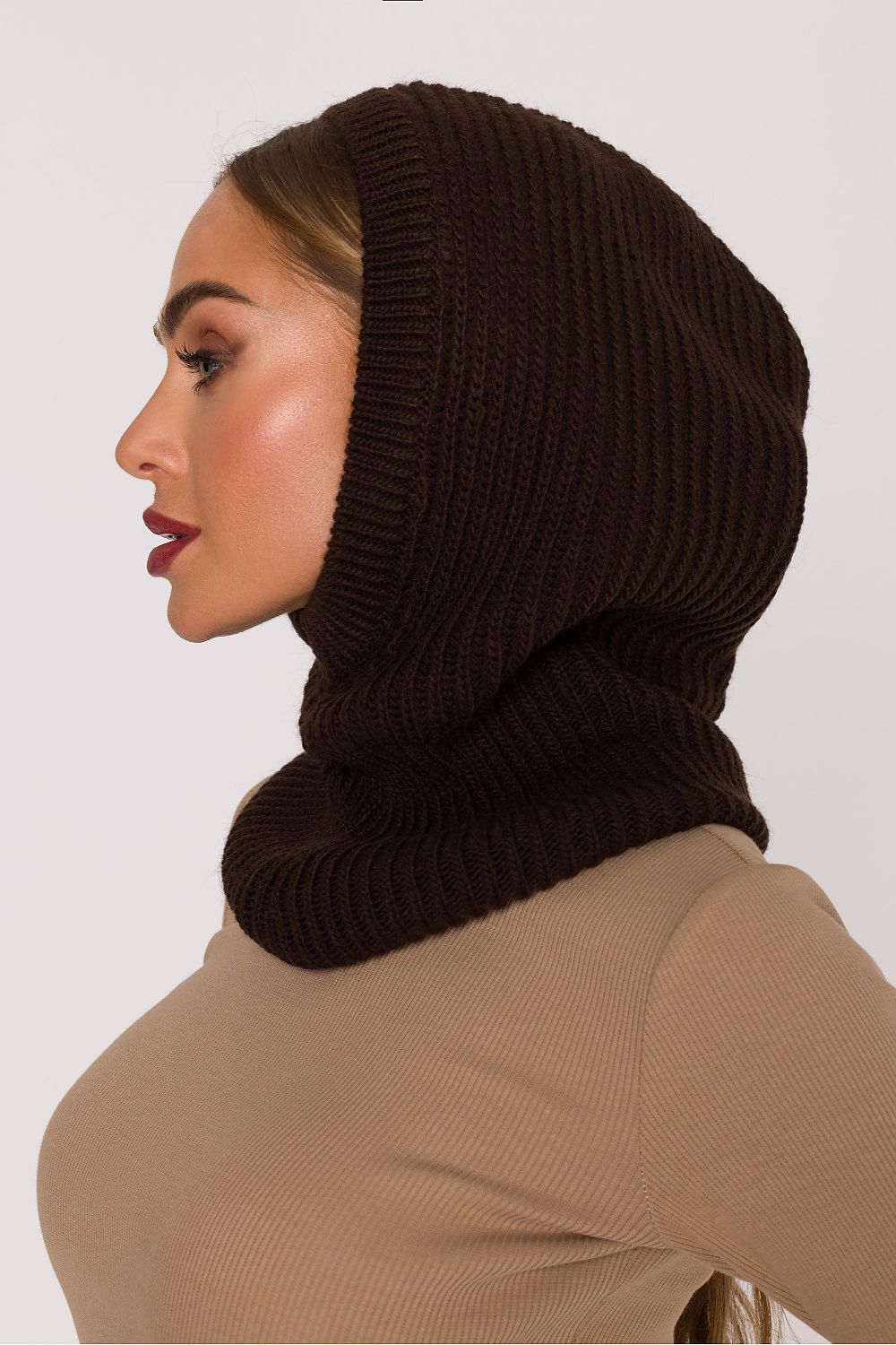 Luxury fitted balaclava by Moe, crafted from a soft acrylic blend for ultimate warmth and comfort, designed to protect against cold while ensuring a perfect fit.