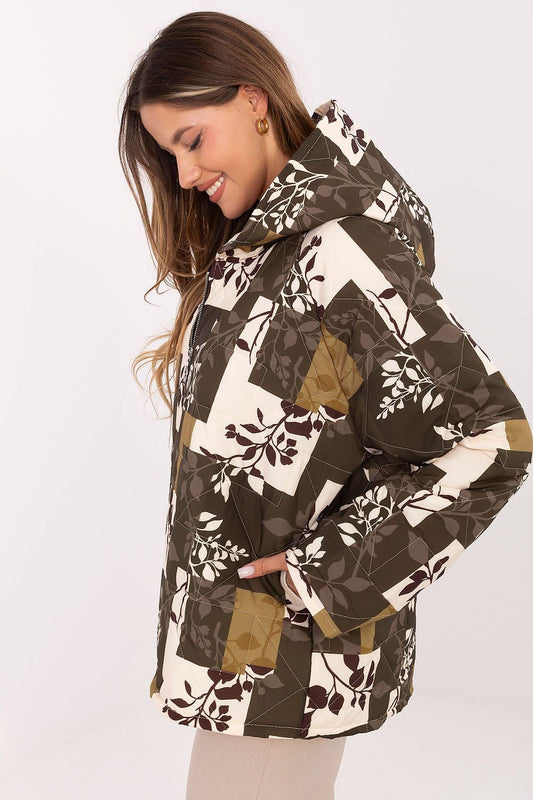 Chic Italy Moda women's casual quilted jacket with a stylish zipper, long sleeves, and practical side pockets, perfect for everyday elegance.