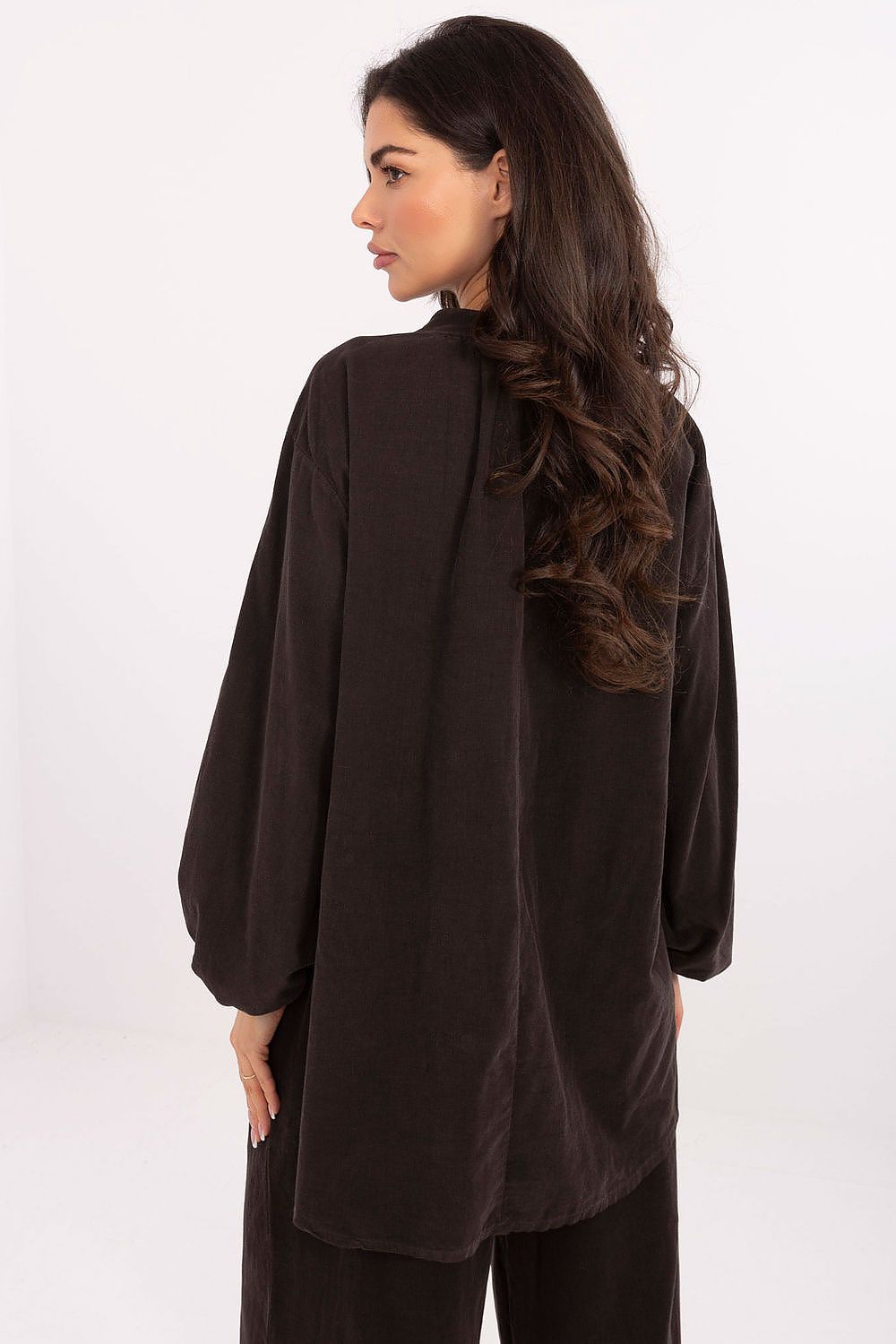 Chic EU 0 size long sleeve blouse by Italy Moda, perfect for casual elegance, showcasing smooth fabric and delicate details.