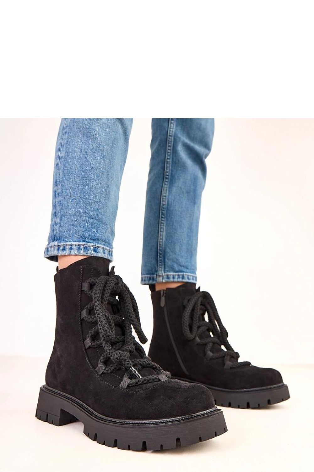 Chic Solea Ankle Boots with 4cm heel, ideal for elevating everyday elegance, available in EU sizes 36-41.