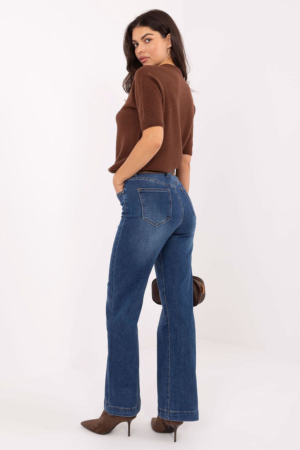 Elegant women's straight leg jeans by Factory Price, crafted from a premium cotton blend providing comfort and sophistication for all occasions.