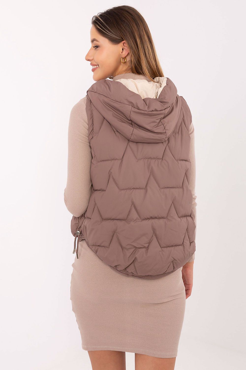 Chic MBM down vest gilet for women, designed with sporty quilting and an effortless fit, suitable for sizes EU M to XXL.