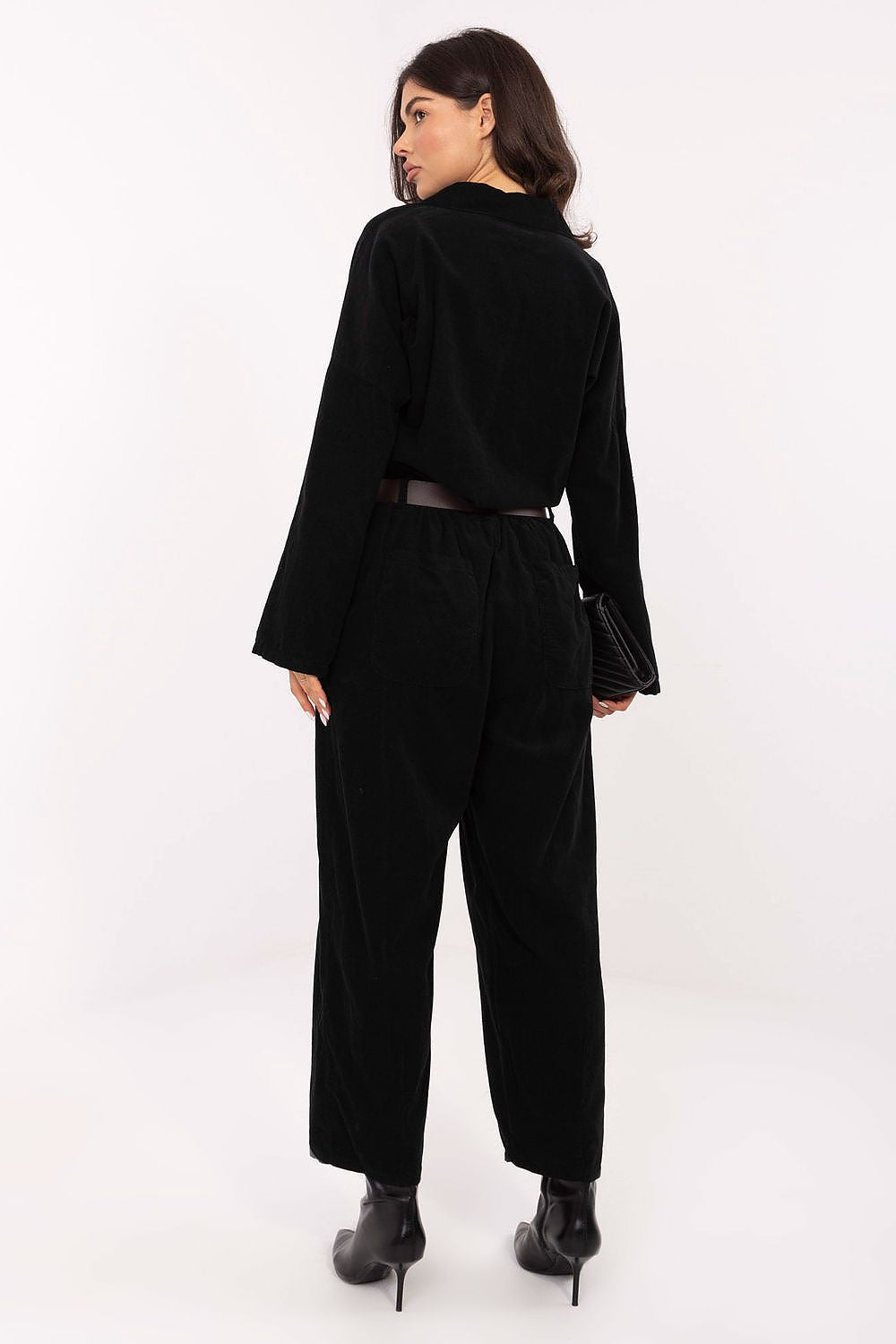 Luxury women's loose fit trousers by Italy Moda, featuring a high waist, elastic band, practical pockets, and made from 100% soft polyester, perfect for elegant or casual styling.