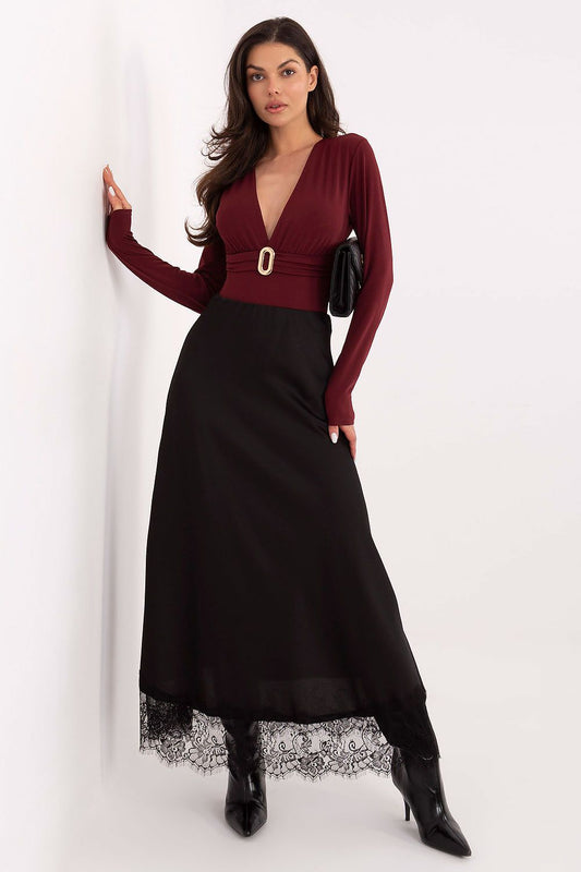 Close-up of the detailing on Elegant Italy Moda Shapewear Body, highlighting the ornamental gathering and chic metal application, ideal for adding sophistication to any outfit.