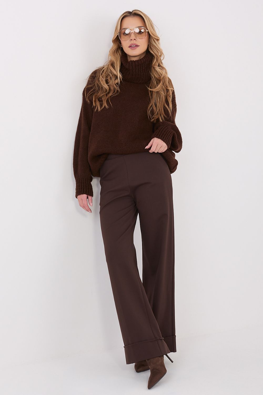 Luxurious wide leg pants for women by Rue Paris, featuring a comfortable elastic waistband and fashionable cuffs, ideal for chic and effortless outfits.