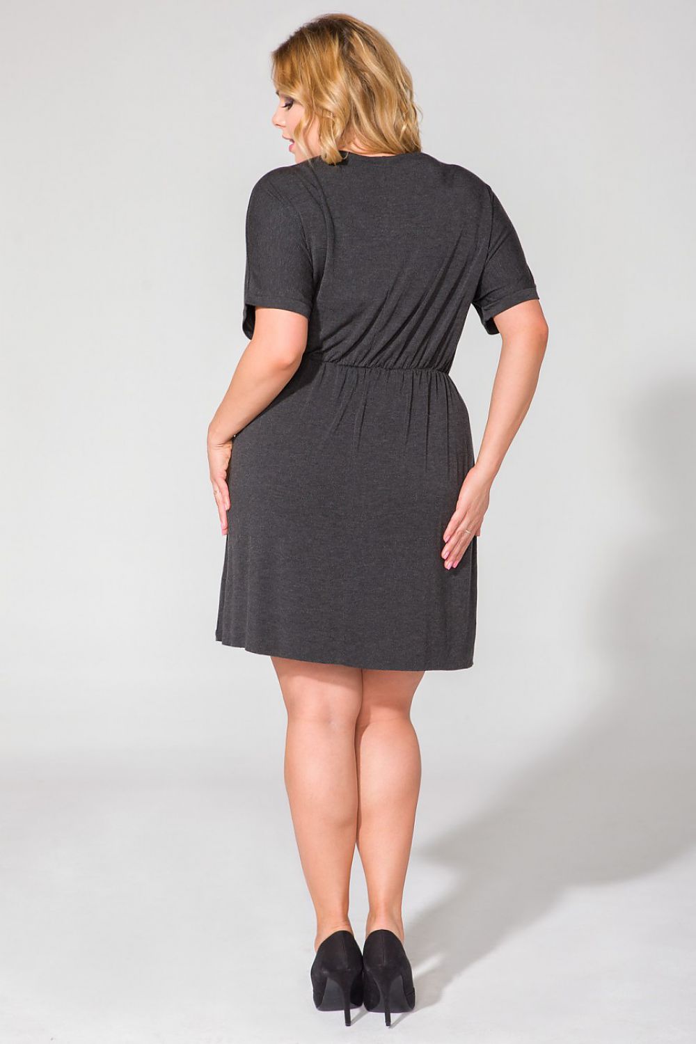 The luxurious Tessita Daydress in a viscose blend showcases a stylish wide cut and flared hem, ideal for ladies in sizes EU 44-56, perfect for any chic occasion.