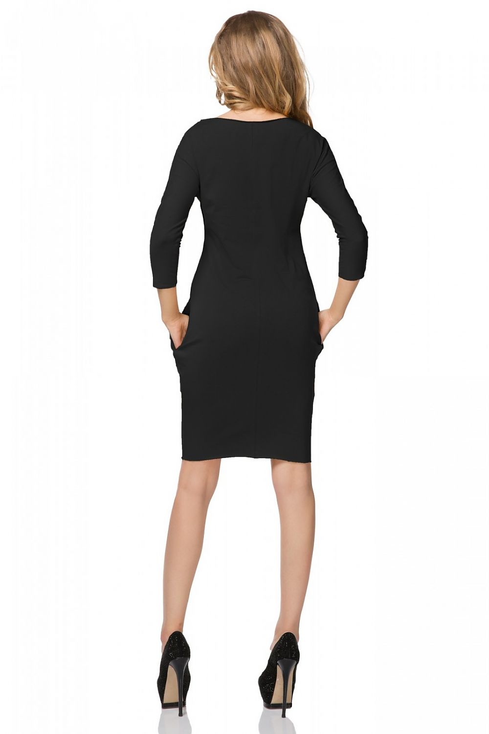 Model wearing the Luxury Sporty Tessita Daydress with Boat Neckline and Pocket Details by Tessita, perfectly demonstrating its style and fit.