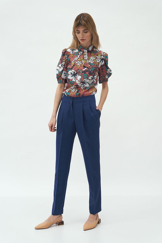 Chic Stylish Nife Women's Trousers with Pockets, embodying a soft office look, paired with a vibrant floral shirt for a contemporary and luxurious feel.