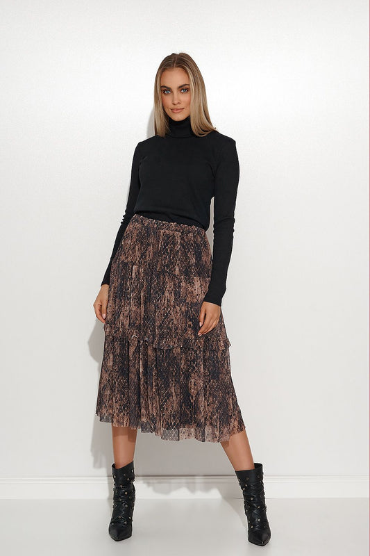 Stylish Classic Women's Ribbed Knit Turtleneck in Black by Makadamia, perfect for chic business or casual ensembles.