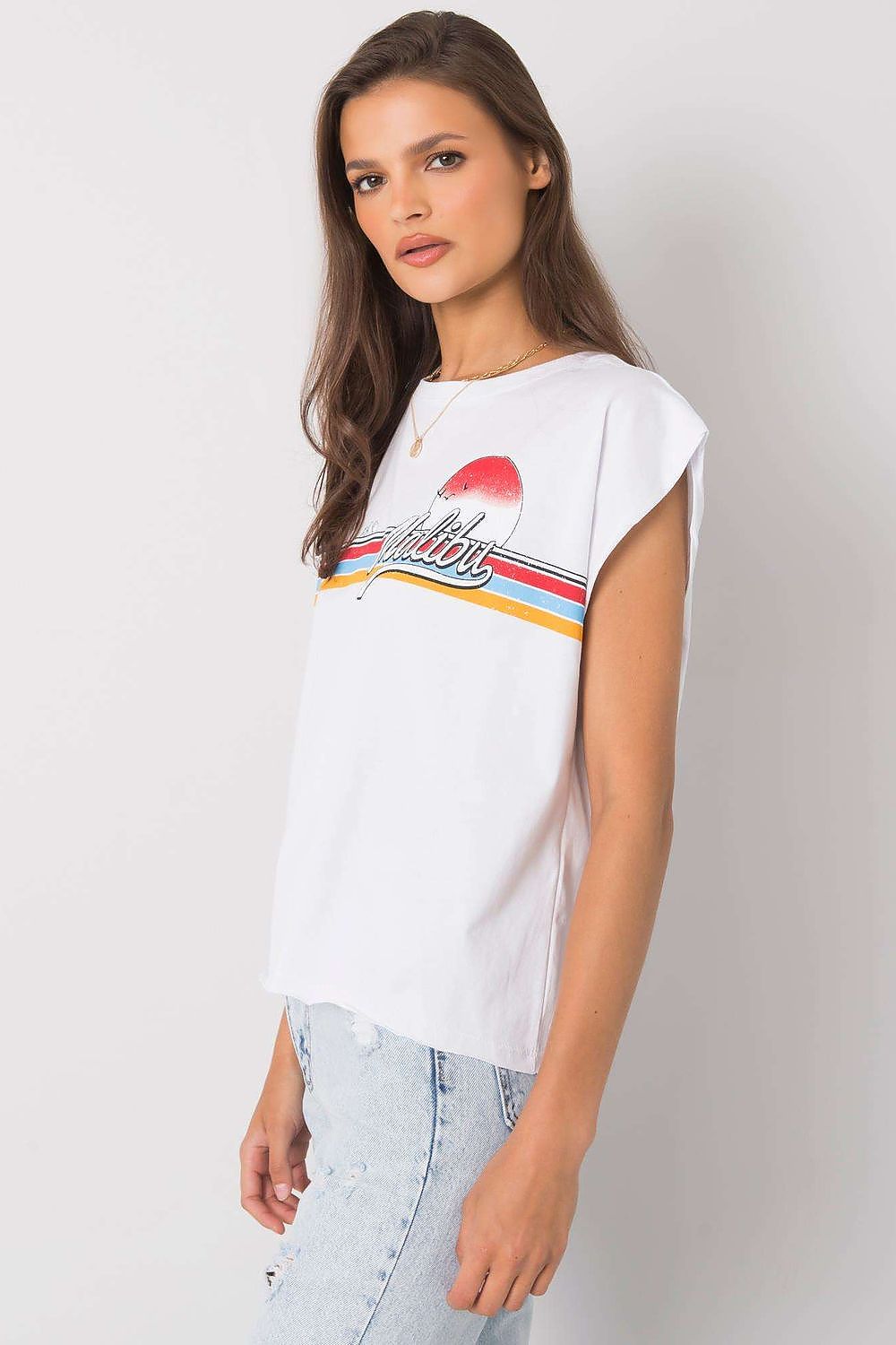 Sophisticated 100% cotton short sleeve t-shirt with a striking front print, featuring a Malibu design, round neckline, merging comfort and style for a luxurious look.