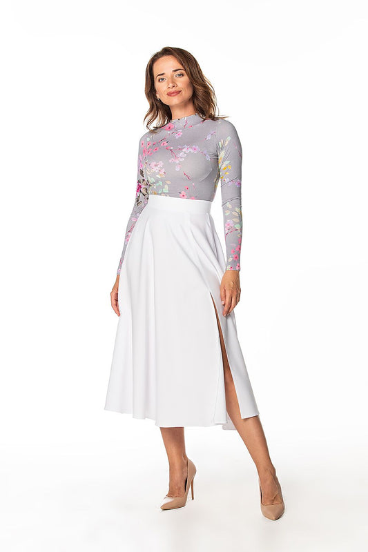 Tessita's stylish mid-calf skirt with a sophisticated side slit and decorative zipper, an exquisite choice for contemporary women's fashion.