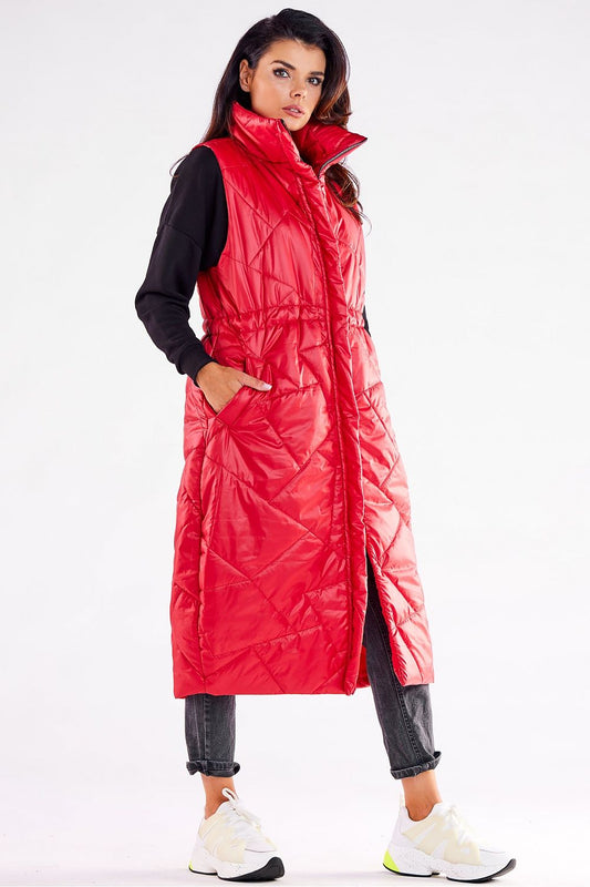 Stylish red padded vest from Awama, showcasing a full-length design with a high collar, ideal for autumn layering.