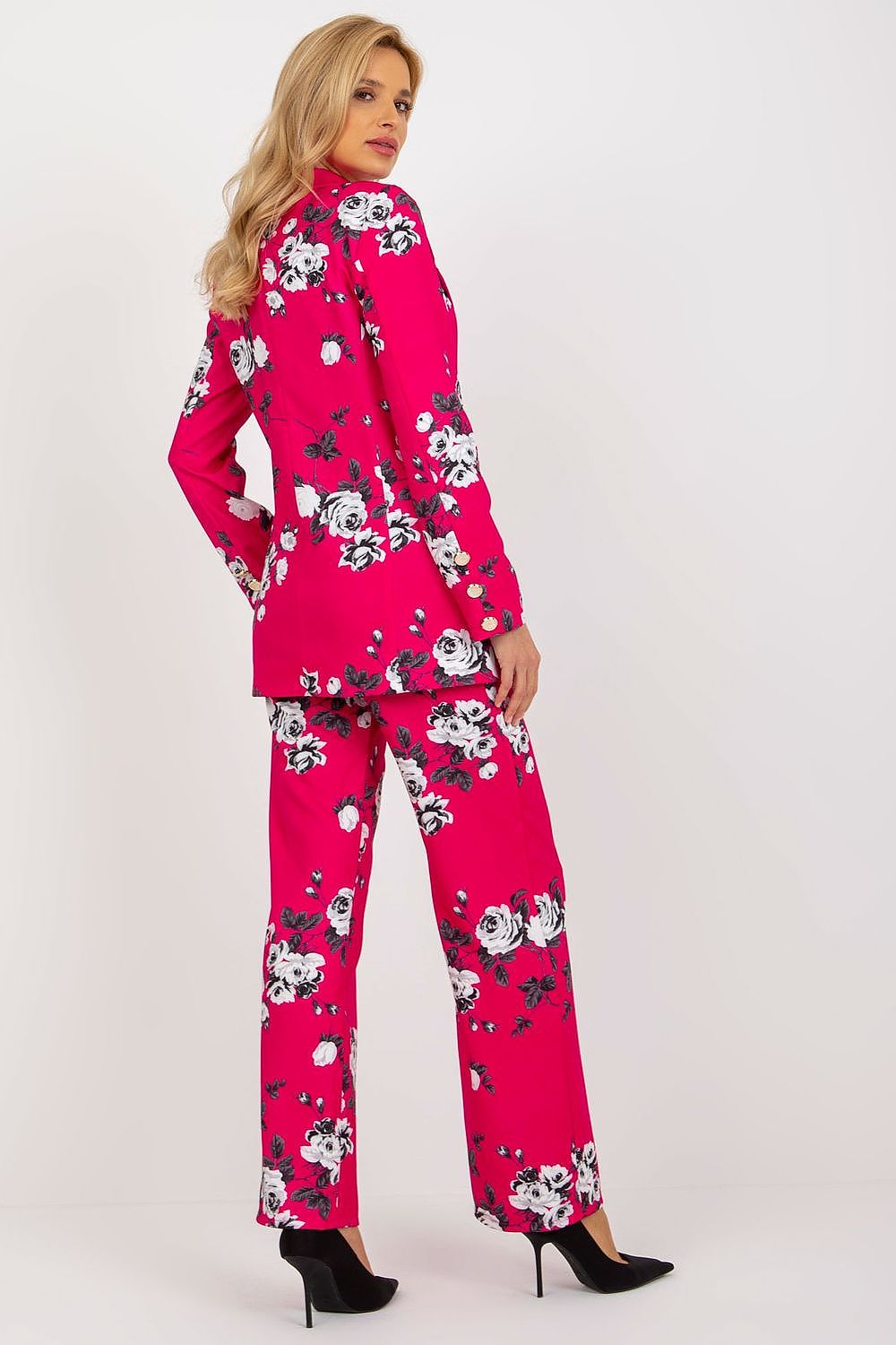 Elegant Long-Sleeved Women's Lakerta Jacket with Button Closure - Fully Lined Cotton Blend, perfect for a sophisticated and stylish look.