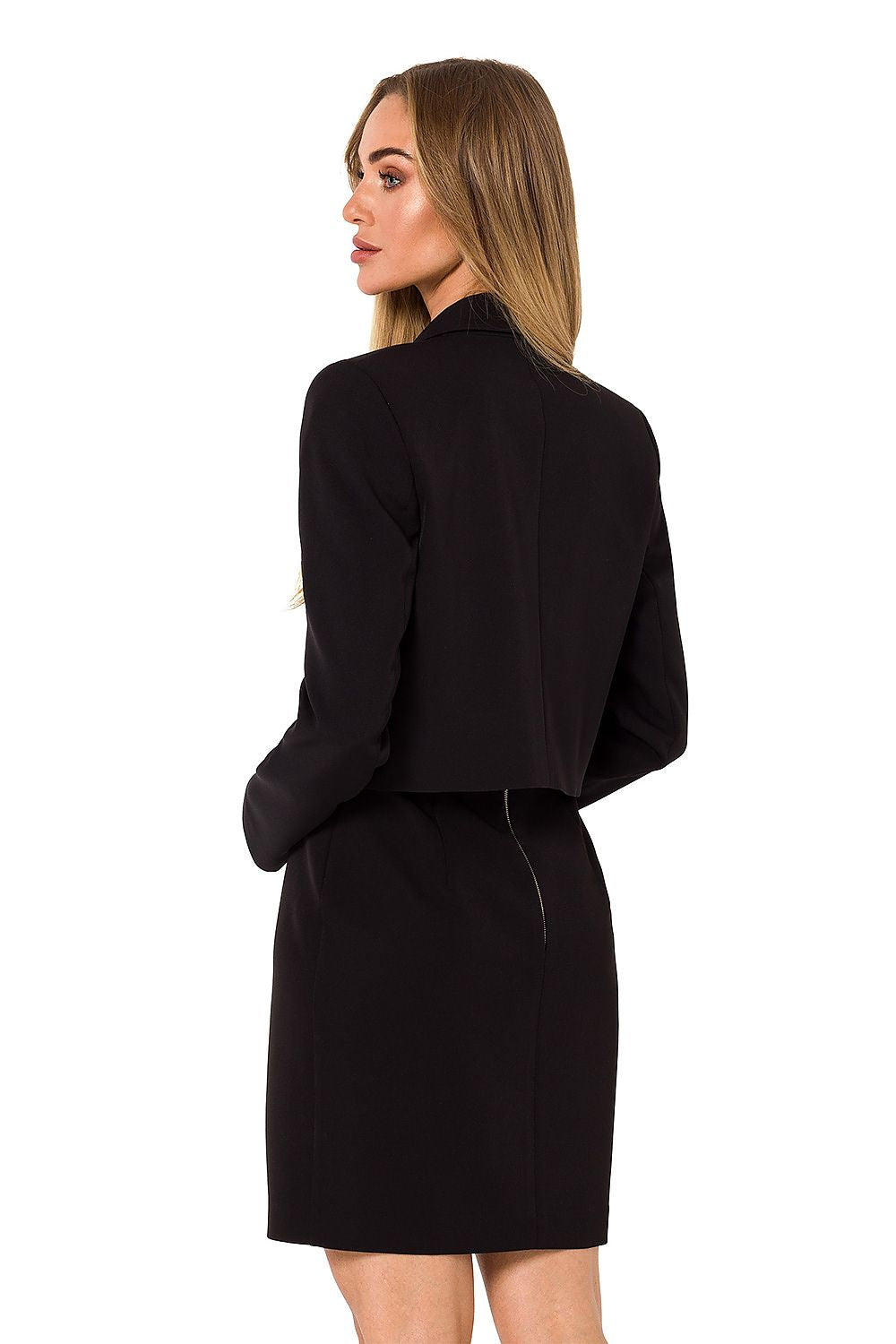 Elegant women's short-cut jacket by Moe, showcasing a sophisticated one-button design, fully lined, worn by a model from a rear perspective, highlighting its stylish silhouette.