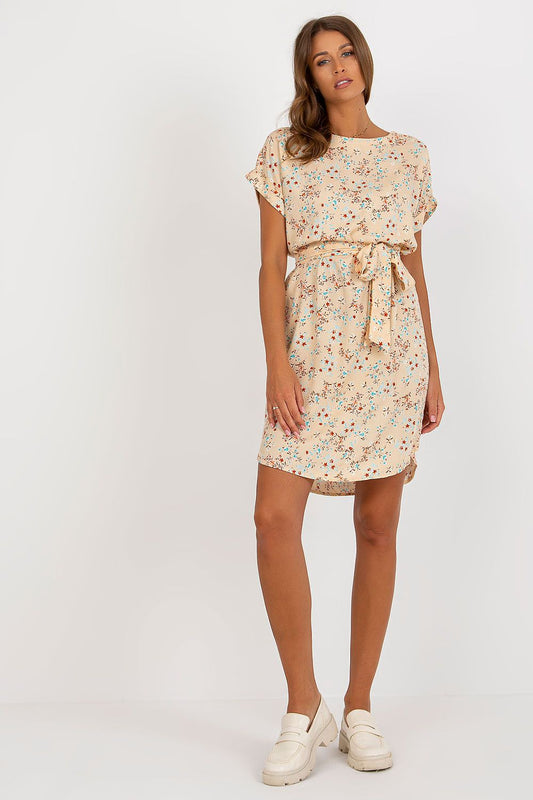 Exquisite floral print summer dress with a stylish belt, designed by Rue Paris, showcasing elegant short sleeves and a round neckline for a luxurious seasonal look.
