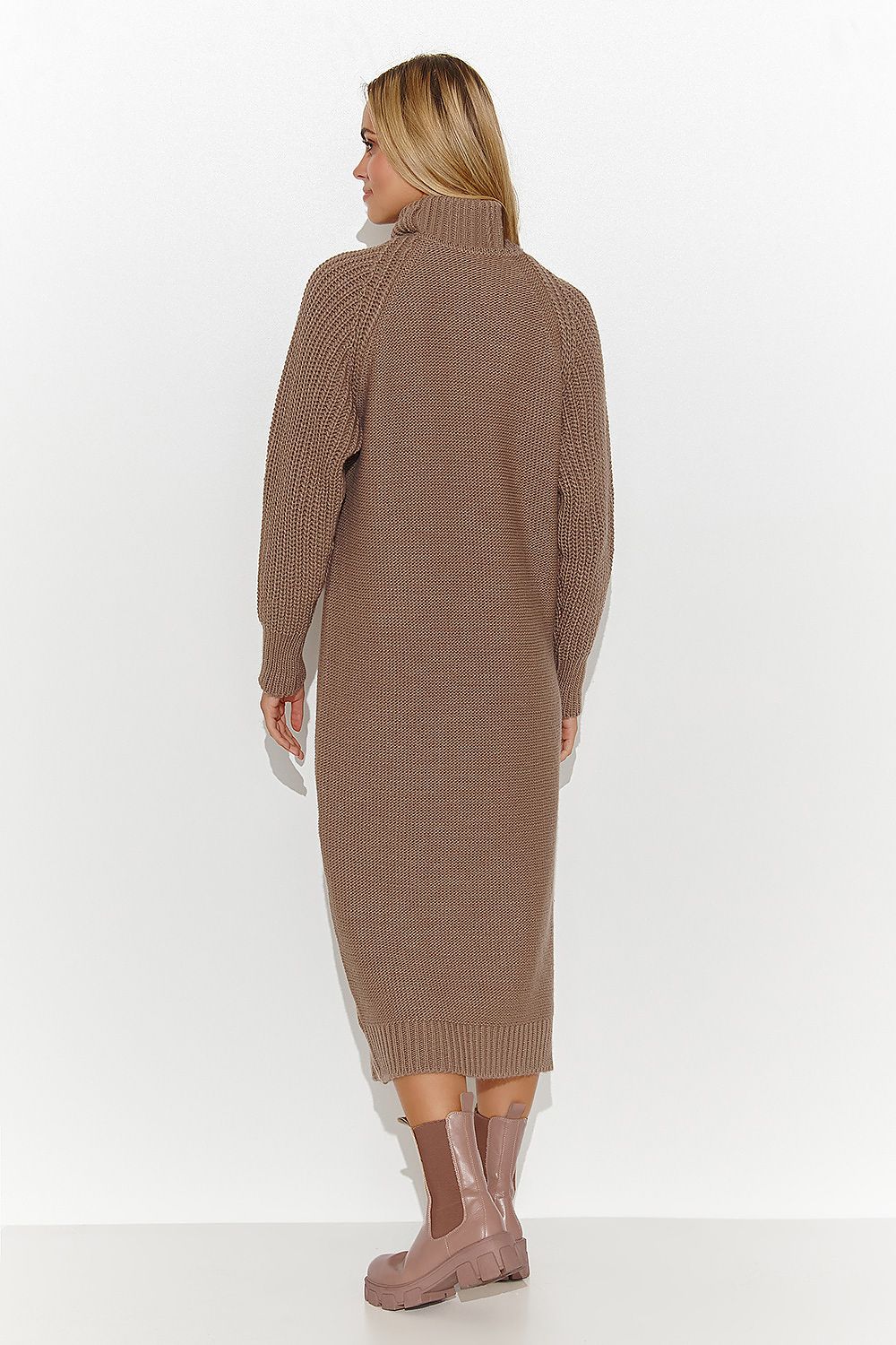 Versatile Makadamia Daydress in a luxurious beige shade, ideal for pairing with boots or sneakers for a fashionable look.