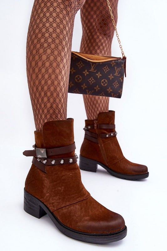 Luxurious interior view of Step in Style organic leather ankle boots, showcasing warm shoe blanket lining for comfort.