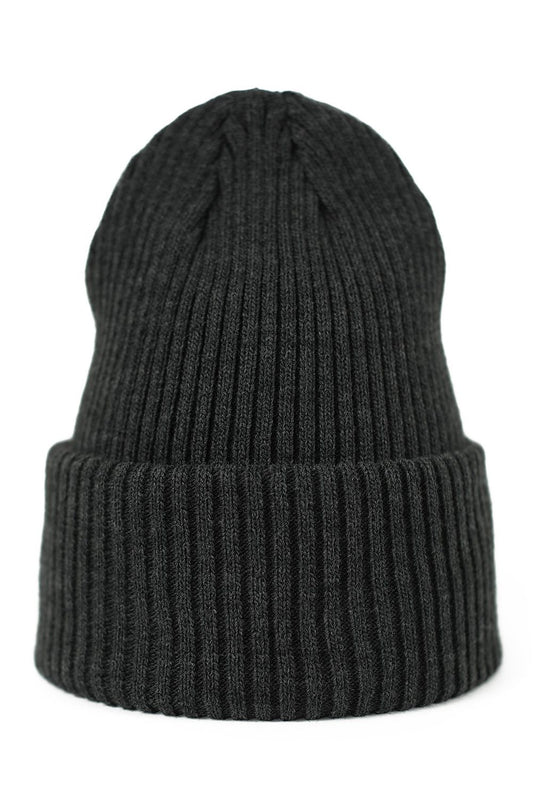 Art of Polo's elegant Polish beanie hat featuring a longer cut, perfect for chilly seasons, crafted from soft 100% acrylic.