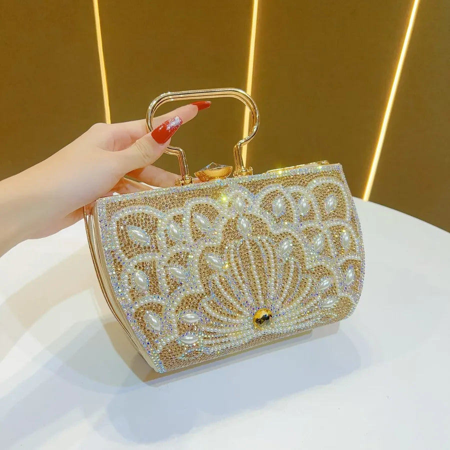 Versatile single shoulder strap on the luxury evening clutch bag, designed for comfort and style, perfect for carrying essentials at weddings or galas.