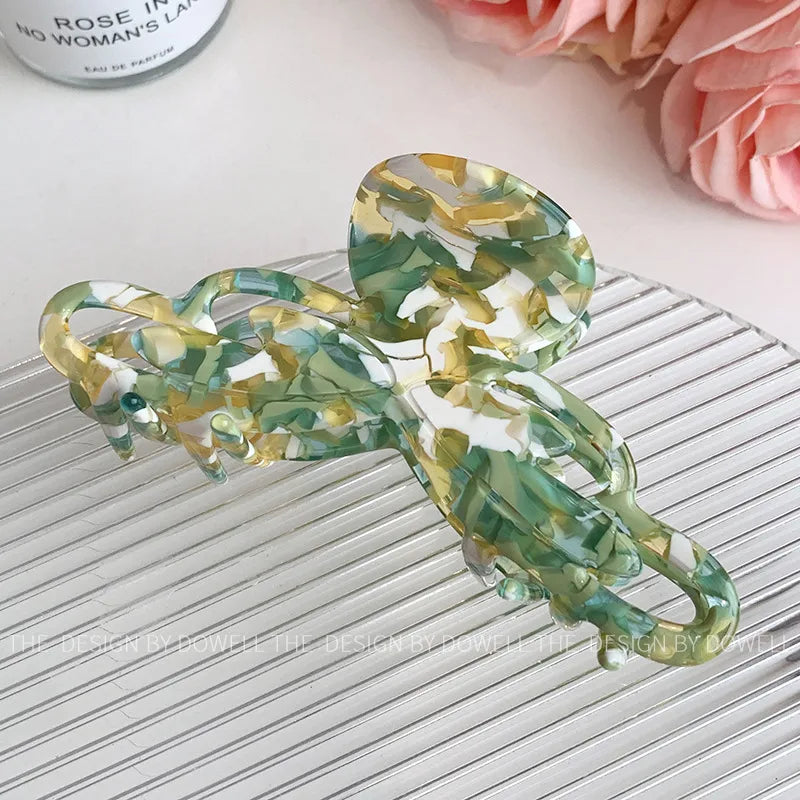 Luxurious Elegant Dove Acetate Large Shark Clip Hair Accessory showcasing a retro style for women, perfect for fashionable hair management.