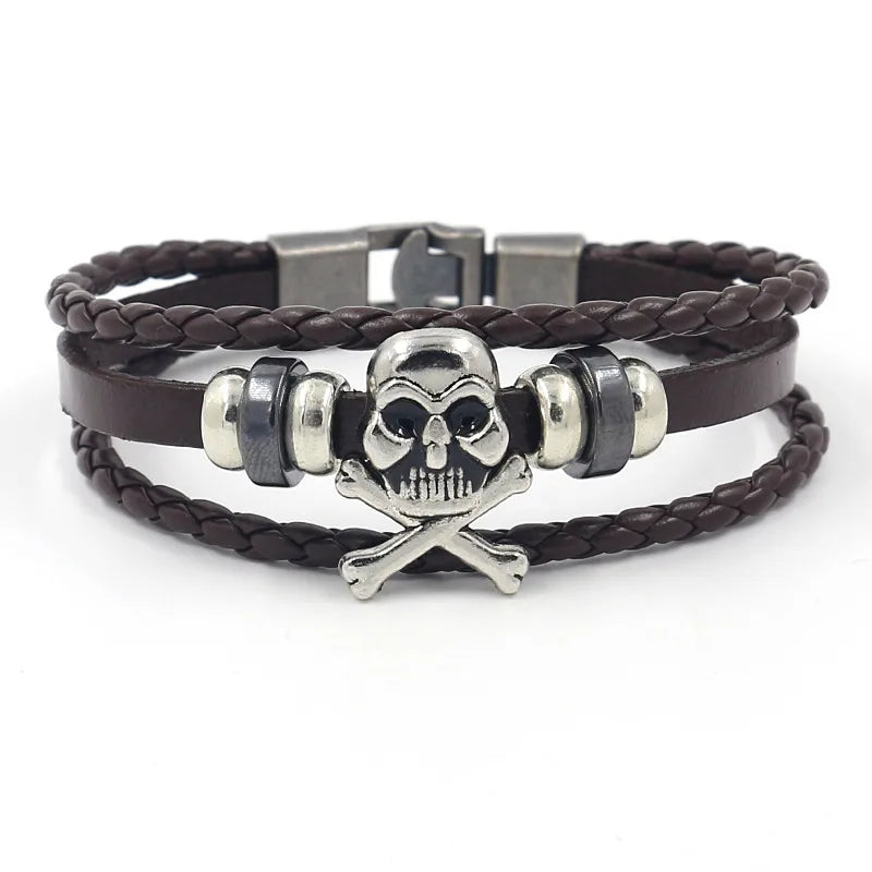 Elegant retro skull bracelet made of PU leather, a must-have accessory for men celebrating Halloween.