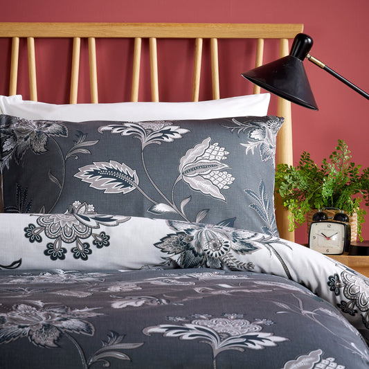 Close-up of the luxurious cotton-polyester blend fabric of the Shimla Duvet Cover Set, showcasing its softness and durability.