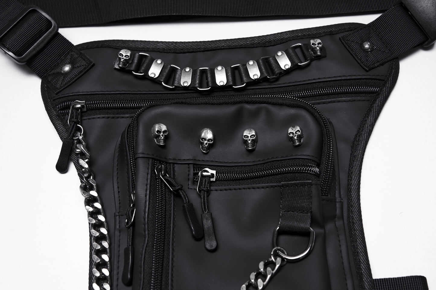 Punk Rave Cyberpunk Waist-Leg Bag featuring bold skull rivets and a chunky silver chain, crafted from eco-friendly artificial leather.