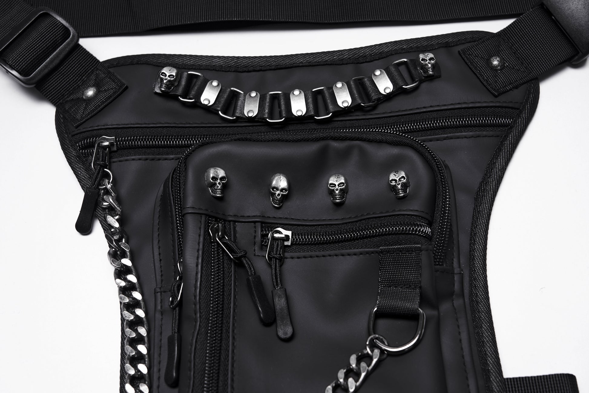 Punk Rave Cyberpunk Waist-Leg Bag featuring bold skull rivets and a chunky silver chain, crafted from eco-friendly artificial leather.