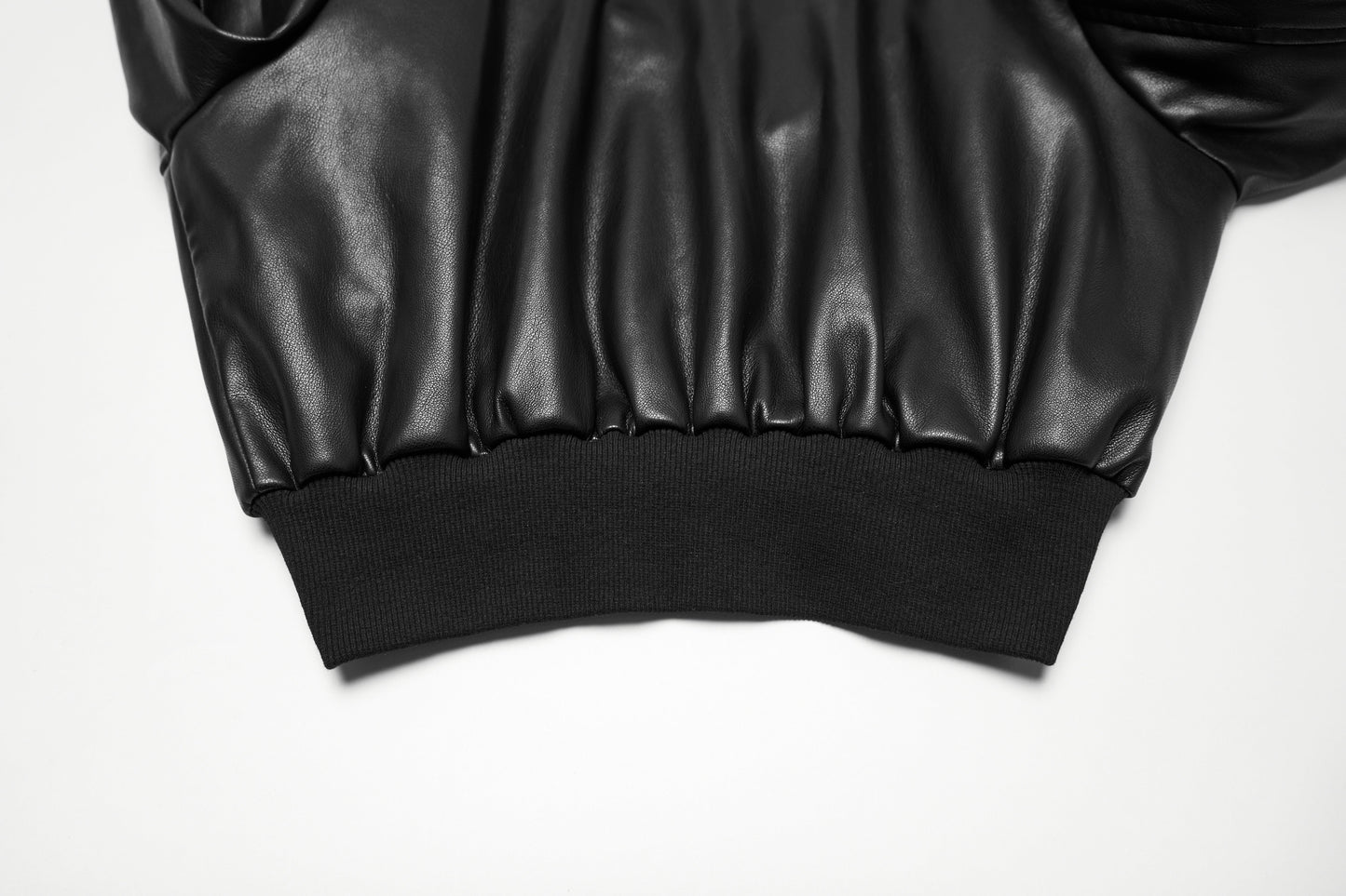 Elegant loose-fit design of the Punk Rave Nyx Jacket, featuring large lapels and cinched waist for a flattering silhouette in alternative fashion.