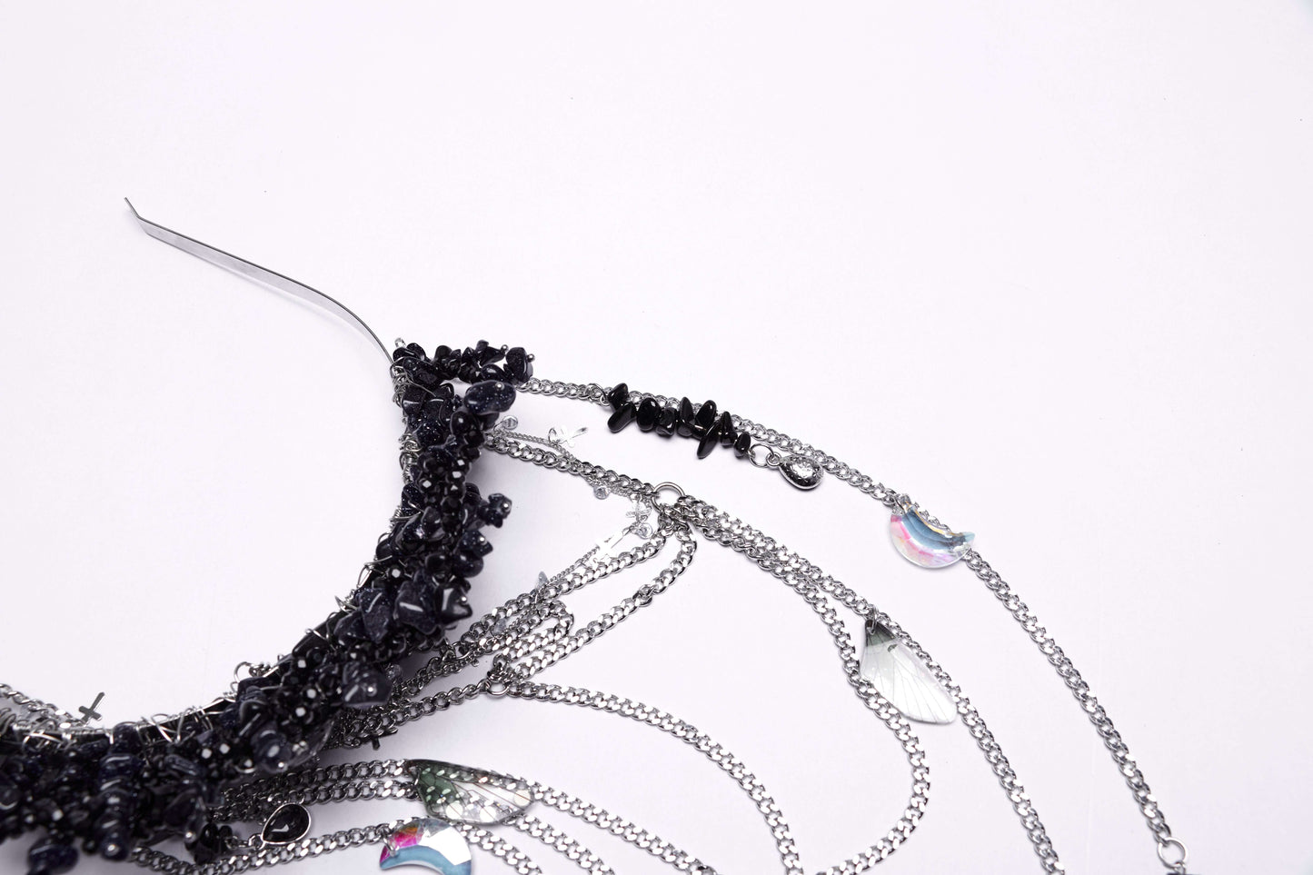 Stylish display of the Punk Rave Effie Headband with chain tassels, ideal accessory for adding a rebellious touch to any outfit.