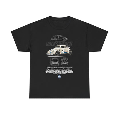 Elegant black Volkswagen Beetle T-shirt featuring a detailed design of the iconic Herbie 53 racing car, complemented by vintage-style technical illustrations and Spanish text, perfect for car enthusiasts.