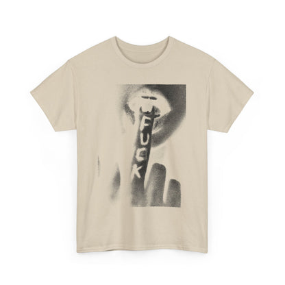 Chic cotton T-shirt for men and women, displaying a striking graphic of a finger symbolising silence, accentuated by a refined monochrome design, ideal for a sophisticated urban look.