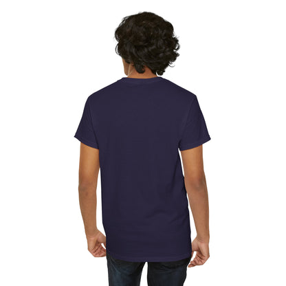 View of the back of a model wearing a navy blue t-shirt with a minimalist design, emphasizing versatile style and modern aesthetic.