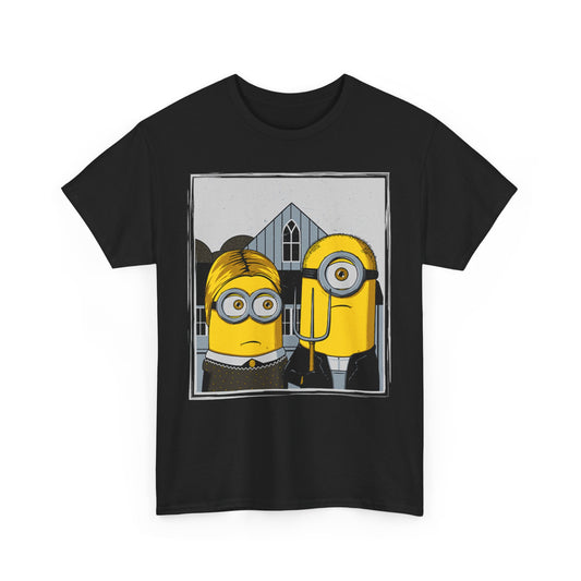 Minions American Gothic Mashup Unisex Men´s Women´s Graphic T Shirt Tee depicting minions in a playful reinterpretation of a classic masterpiece. This funny T shirt is ideal for expressing your love for pop culture and adds a quirky touch to your wardrobe. T Shirt, Funny, Minions.