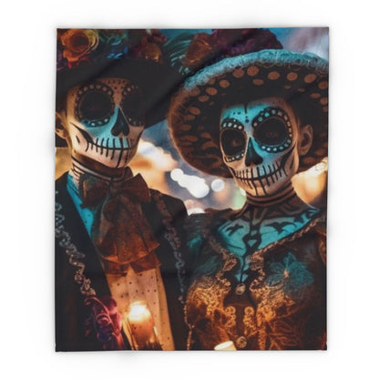 Elegant Halloween Dia Del Muerte Arctic fleece blanket showcasing artistic sugar skull illustrations, ideal for those seeking warmth and style during the spooky season.