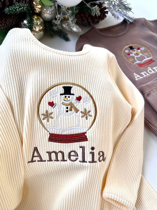 Elegant customizable Christmas lounge set from DreamBuy, available in a variety of sizes and colours for all family members.