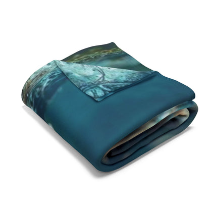 Chic decorative Halloween Arctic fleece blanket that adds a touch of spooky elegance to your Halloween festivities, perfect for cuddling.