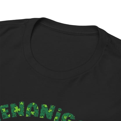Close-up of the neckline of a St Patricks Day Unisex Men's Women's Graphic Cotton Funny T Shirt Tee Vintage, featuring a softly stitched collar.