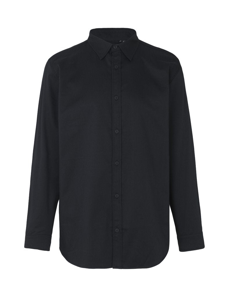 Elegant fitted Twill Shirt featuring a heavyweight 210gsm fabric, ideal for both comfort and durability.