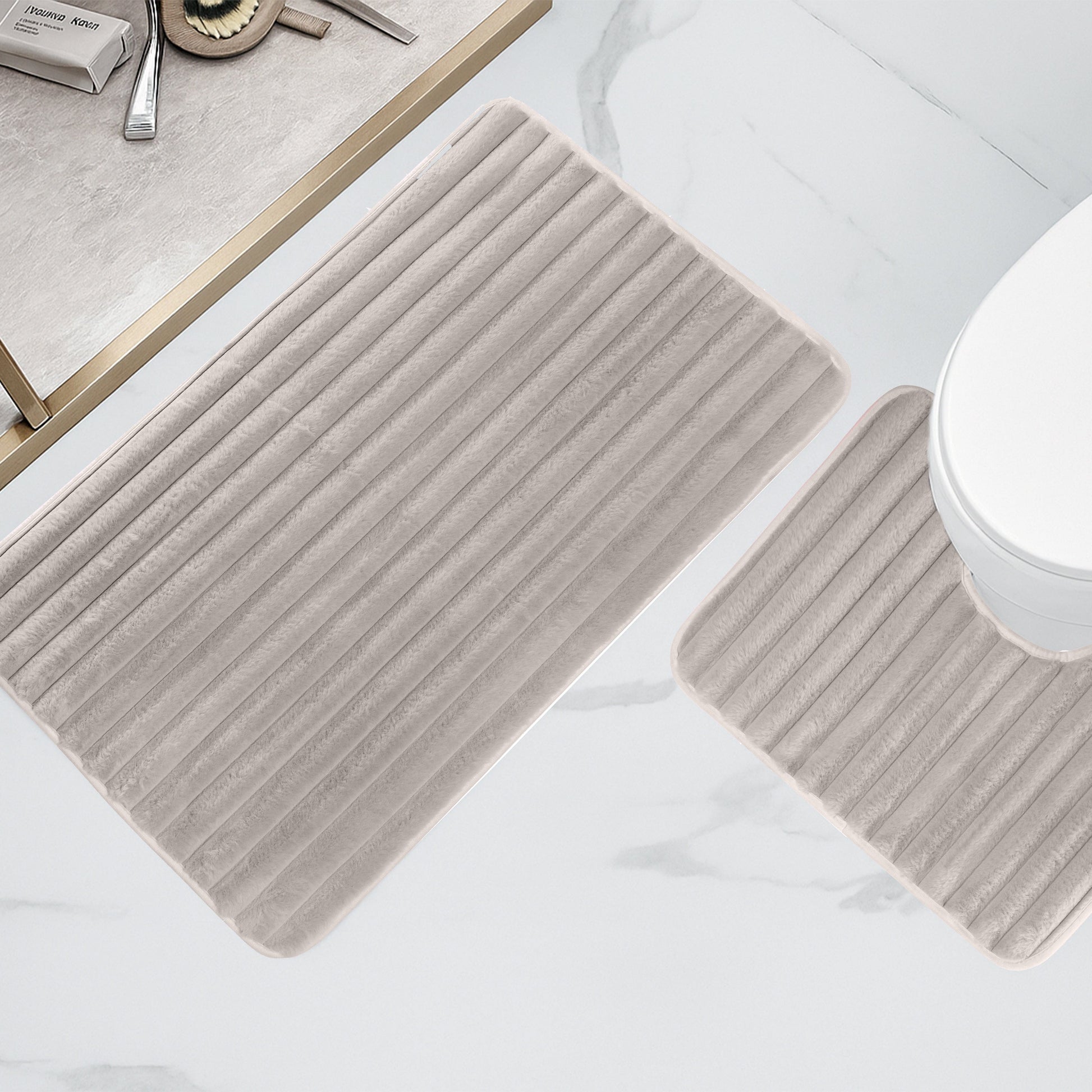 High-quality anti-slip TPR backing of the 2 Piece Ribbed Bath Mat Set, ensuring safety and stability on wet bathroom floors, ideal for families and seniors.