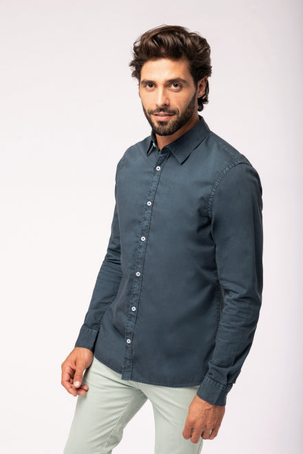 Luxurious organic cotton long sleeve shirt, featuring a classic button placket and polished pearlised buttons, perfect for a sophisticated wardrobe.