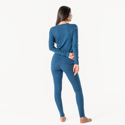 Comfortable women's wool leggings with a snug fit, perfect for lounging or as a base layer under trousers.