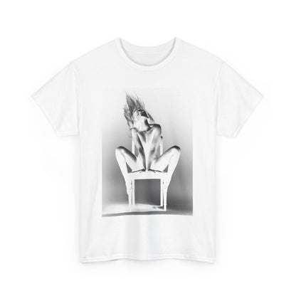 Stylish graphic tee displaying an artistic portrayal of a woman, designed for both men and women, embodying modern chicness and bold expression in contemporary fashion.