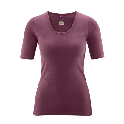Luxury organic cotton women's base layer t-shirt showcasing a soft, seamless design for ultimate comfort and a flattering fit.
