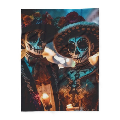 Opulent Halloween Dia Del Muerte Arctic fleece blanket adorned with beautifully crafted sugar skulls, a chic addition to your Halloween decor.
