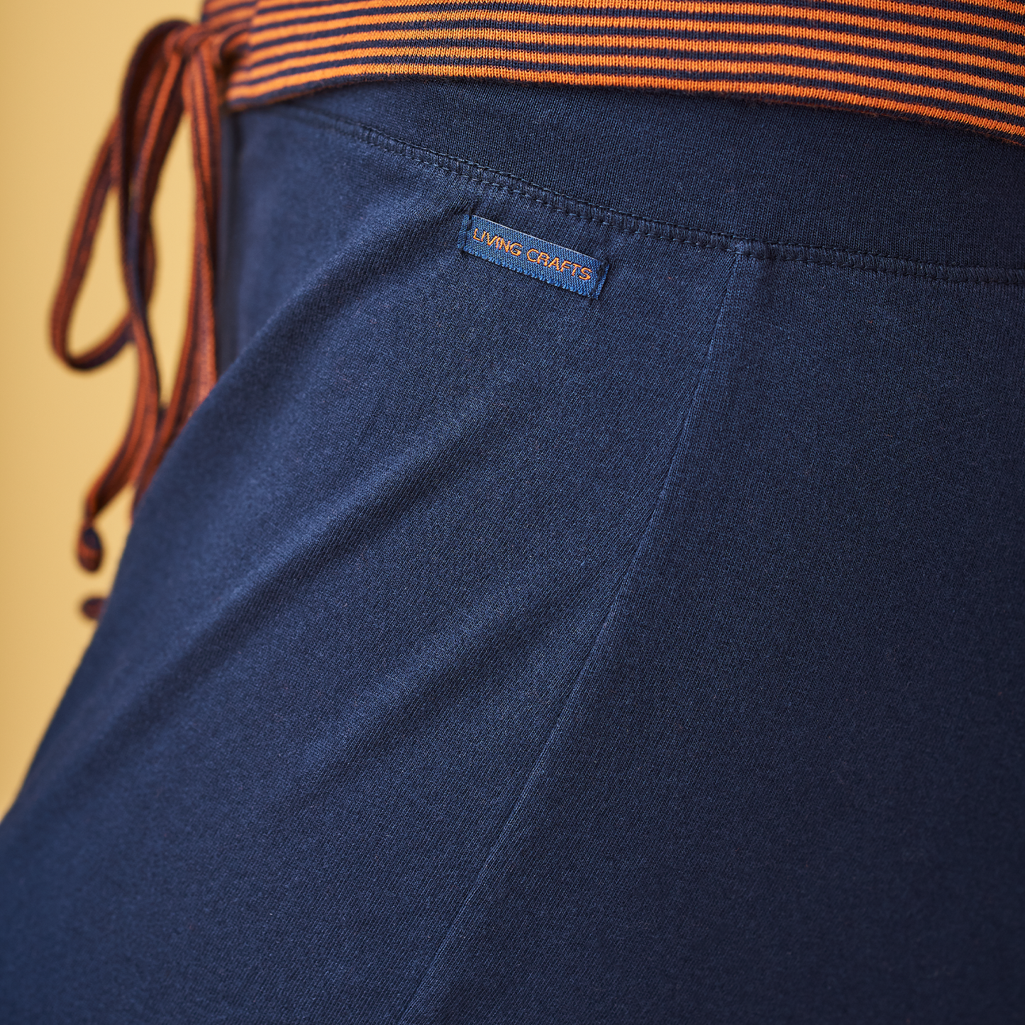 Stylish organic cotton sleep leggings for women featuring a soft single jersey material and colour-coordinated pairing options.