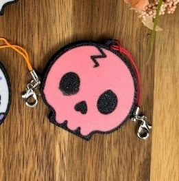 Skull Design Soda Can Tab Opener With Keychain Strap - a chic pink skull accessory, perfect for opening beverages with style.
